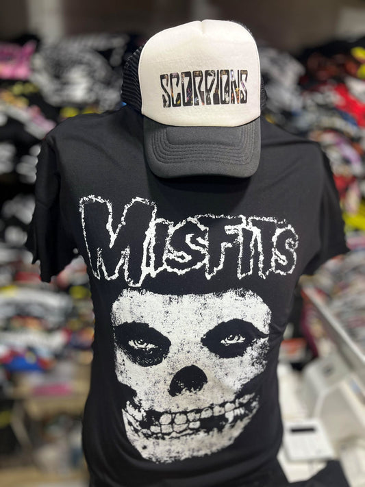 polera negra misfits