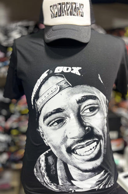 polera Tupac negra estampado blanco algodon